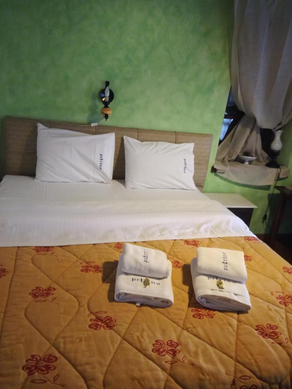 Petrino Hotel Palaios Panteleimonas Bagian luar foto